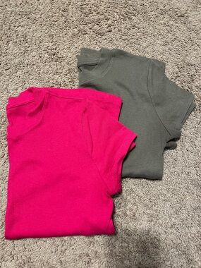 Womens Short Sleeve Tee - Hot Pink and Olive Green